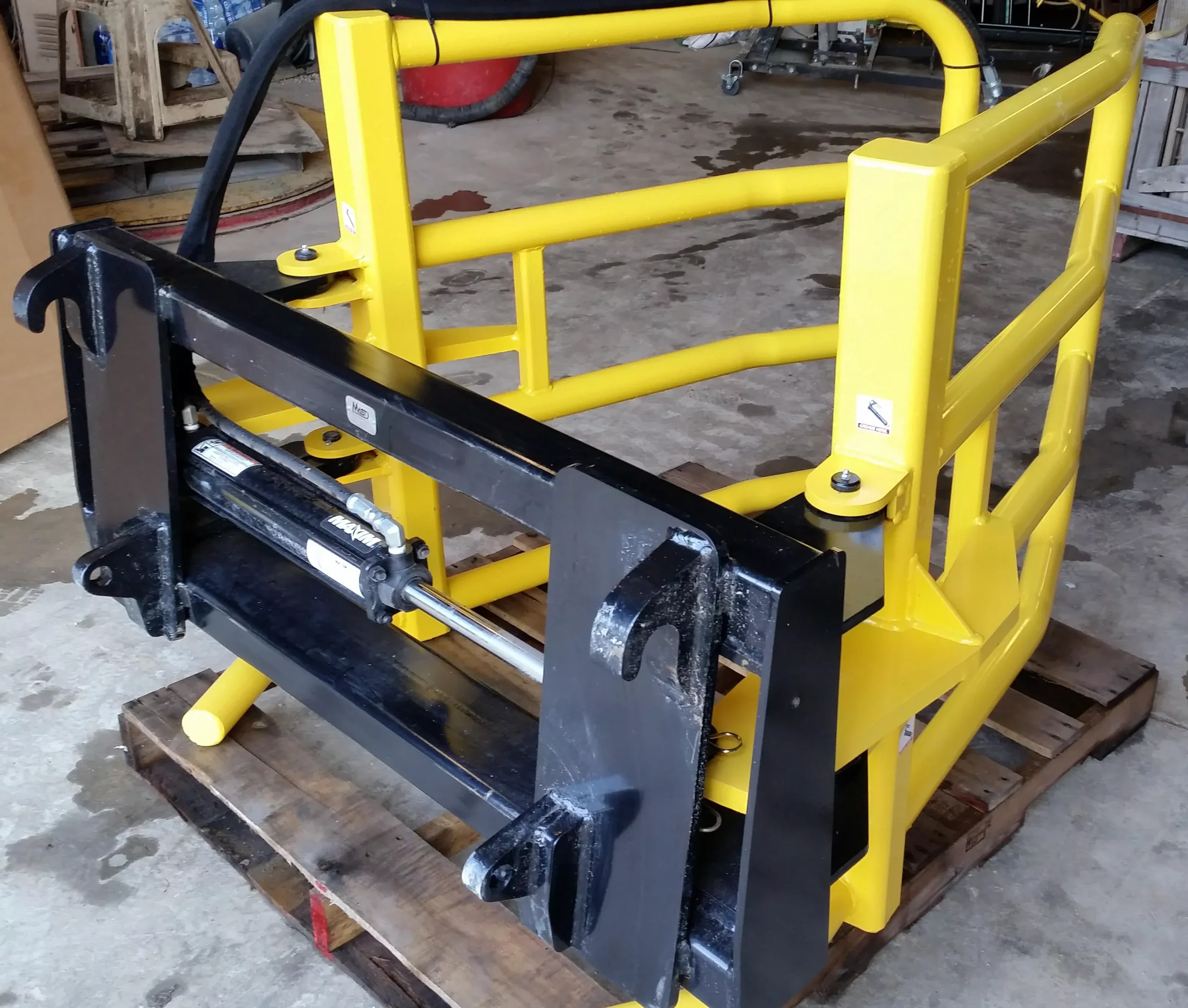 AgNation Wrap Round Bale Handler | Bale Size 4’x4′ to 5’x5′ in Diameter | Dual Cylinder | For Skid Steers & Tractors