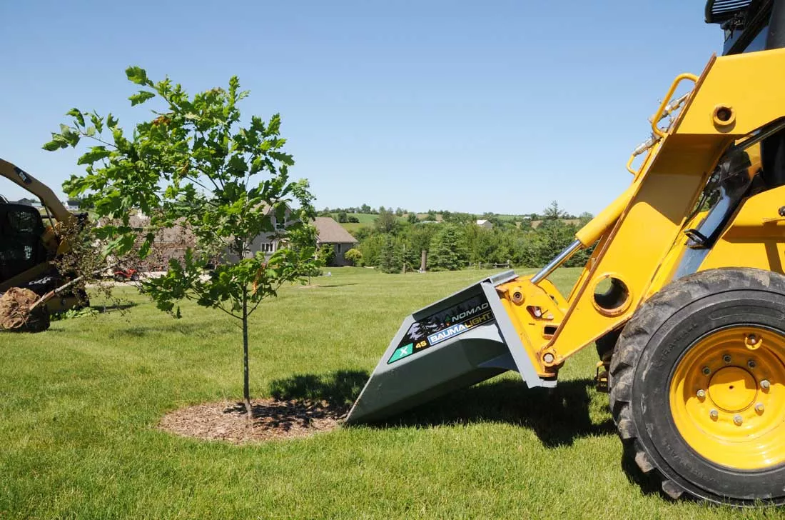 Baumalight Tree Scoop | Model X4B | Scoop Width 28″ (44″ Plate) | 10 – 15 GPM | For Skid Steers