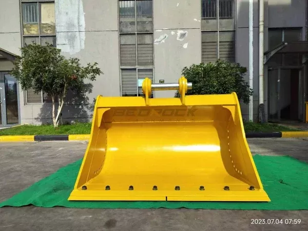 Bedrock Attachments Cleaning Bucket | Model EB324CBCL | Width 72″ | Capacity 1.52 CU M | Machine Size 24-30 Tons | For Excavators CAT 324