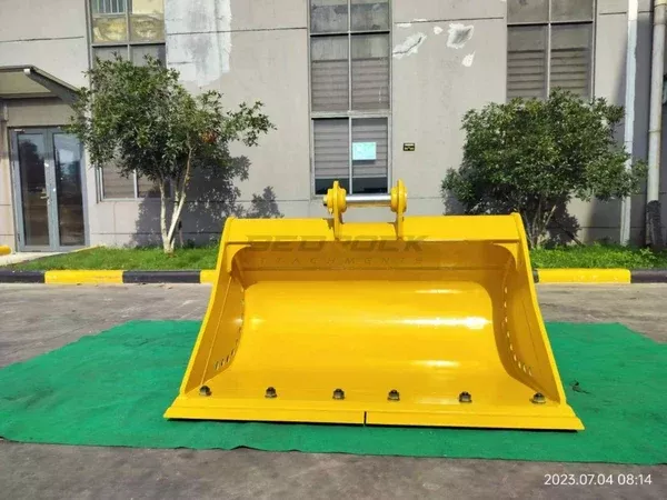 Bedrock Attachments Cleaning Bucket | Width 60″ | Capacity 0.74 CU M | Machine Size 10-14 Tons | For Excavators CAT 312