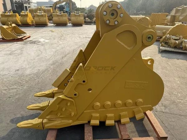 Bedrock Attachments Heavy-Duty Bucket | Model EB330DHD-30-0.78 | Width 33″ | Capacity 0.78 CU M | Machine Size 30-40 Tons | For Excavators CAT 330