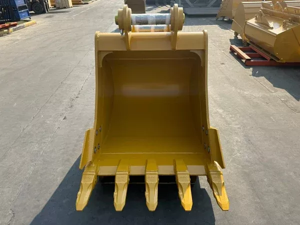 Bedrock Attachments Heavy-Duty Bucket | Model EBJD160-8042HD | Width 42″ | Capacity 0.76 CU M | Machine Size 16-22 Tons | For Excavators John Deere 160-225 / Hitachi 160-220