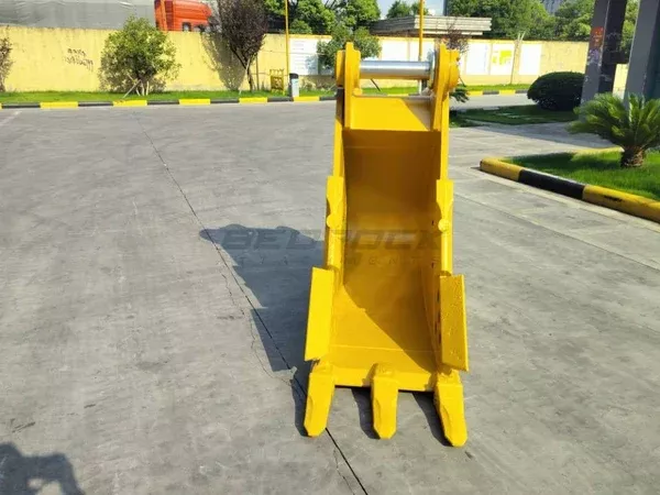 Bedrock Attachments Severe Service Rock Bucket | Width 24″ | Capacity 0.46 CU M | Machine Size 18-24 Tons | For Excavators CAT 320