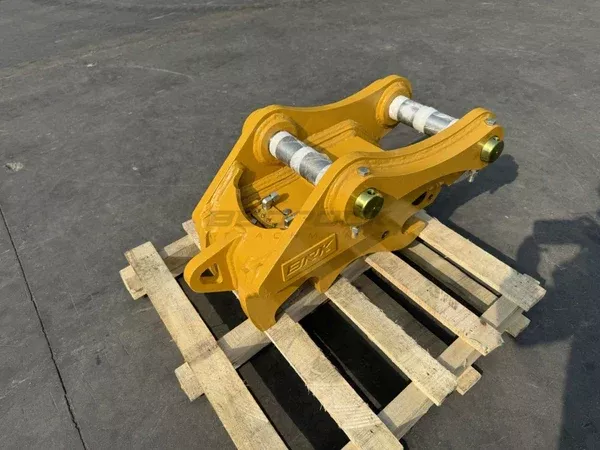 Bedrock AttachmentsQuick Coupler | Model BEQ-A | Width 16.5" | Pin Size 65mm | Machine Size 10-15 Tons | For Excavator