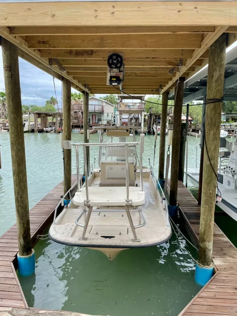 Boat Lift Distributors | 6000 LB Classic Sling Lift | Model BLD6000CLS | Sling Width 14′ | Motor Power 3/4 HP | For Boathouse Owners & Marine Structures