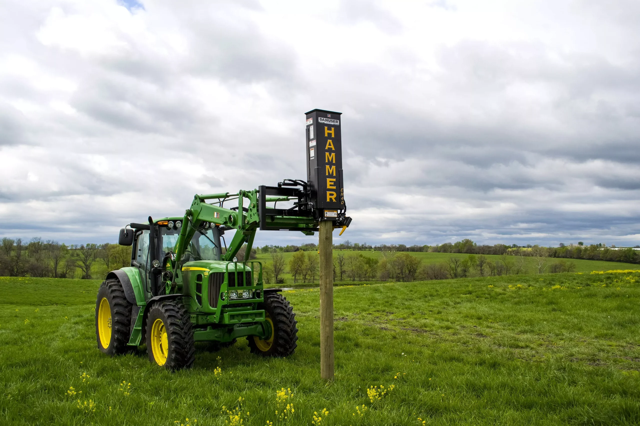 Danuser Hammer Hydraulic Post Driver | Model SM40 (21010L) | Width 27.5″ | Euro Mount | 75 HP | For Tractors