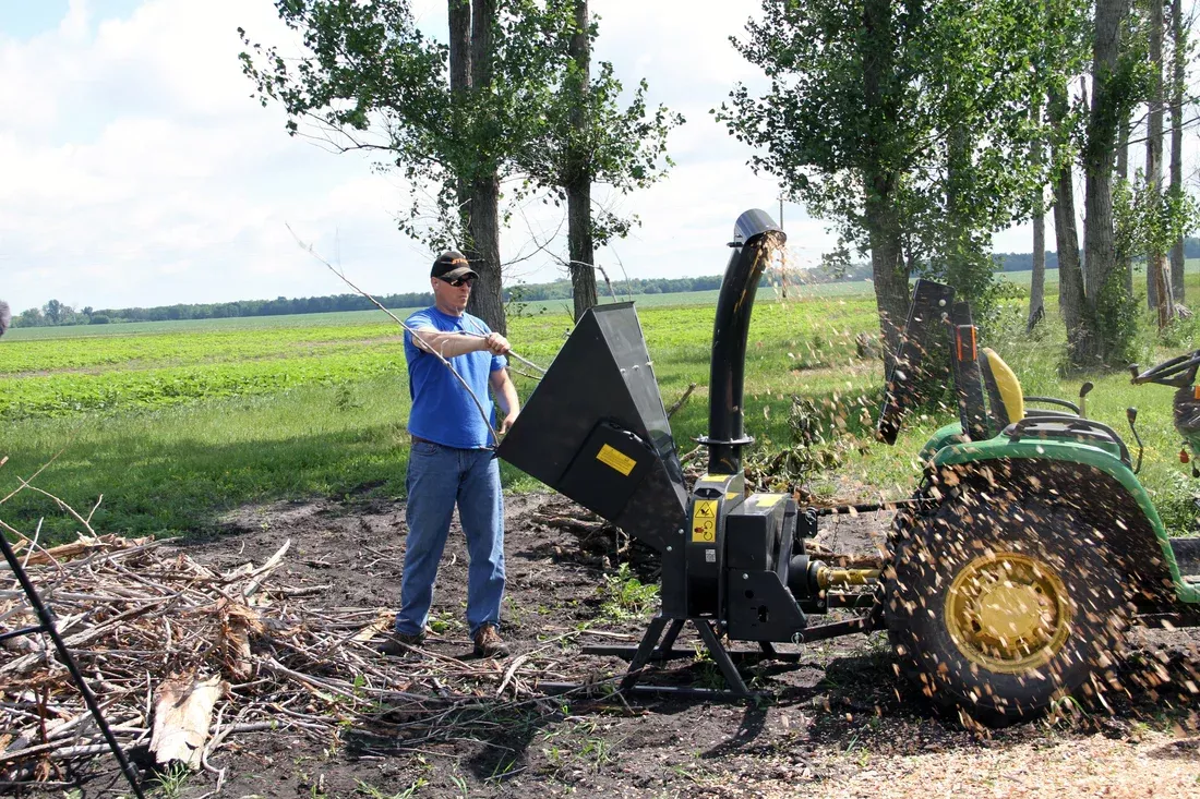 Erskine 3-Point PTO Brush Chipper | Maximum Chipping Capacity 5″ & 9″ | 25-60 HP | For Tractors