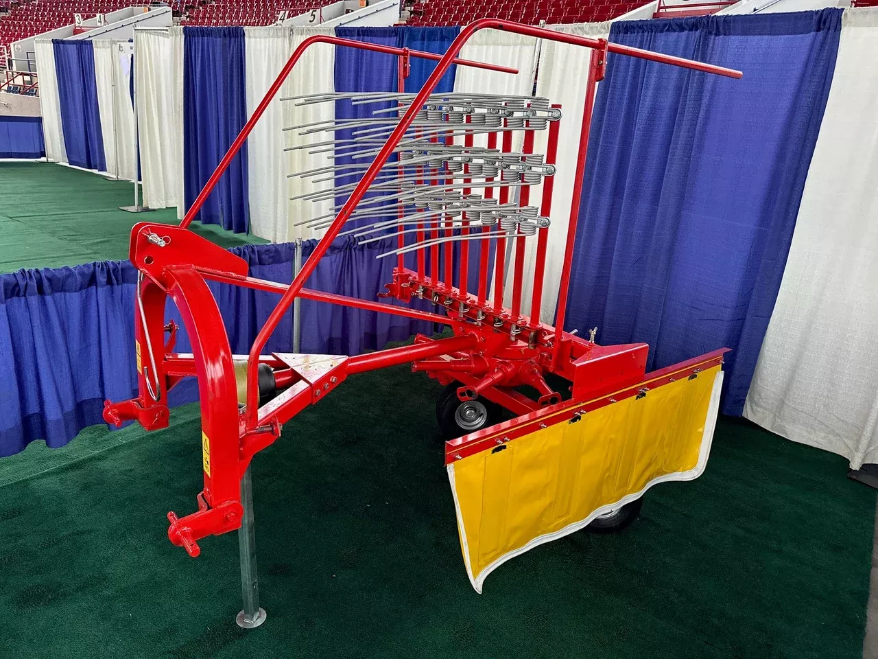 Farm-Maxx Rotary Hay Rake | Model FRM-280 | Working Width 110″ | 20+ HP | For Tractors