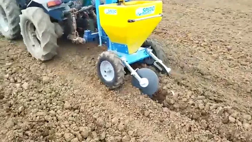 Farm-Maxx Single Row Potato Planter | Width 32″ | 15 HP | For Tractors