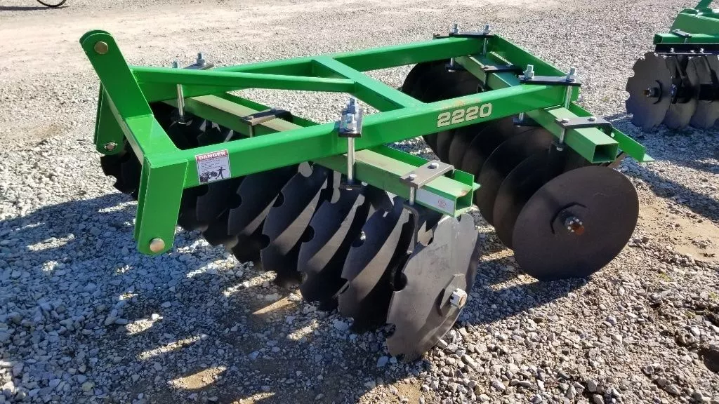 Industrias America Disc Harrow | Model 3-Point Offset 2220 | Blade Size 22″ | Cutting Width 7′ | Horsepower 45 HP | For Tractors
