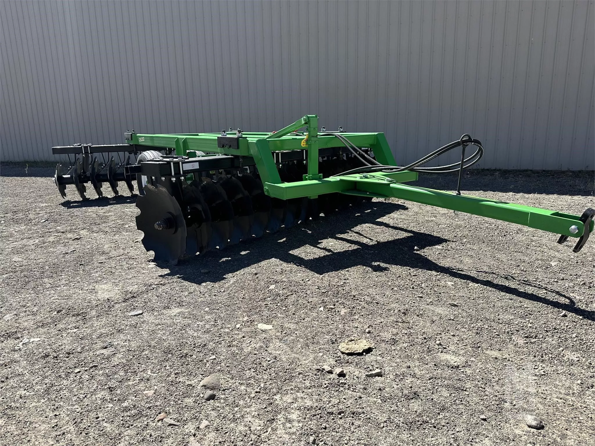 Industrias America HD Offset Disc | Model 2624 | Cutting Width 9′ | Blades Width 26″ | Horsepower 75 To 100 HP | For Tractors