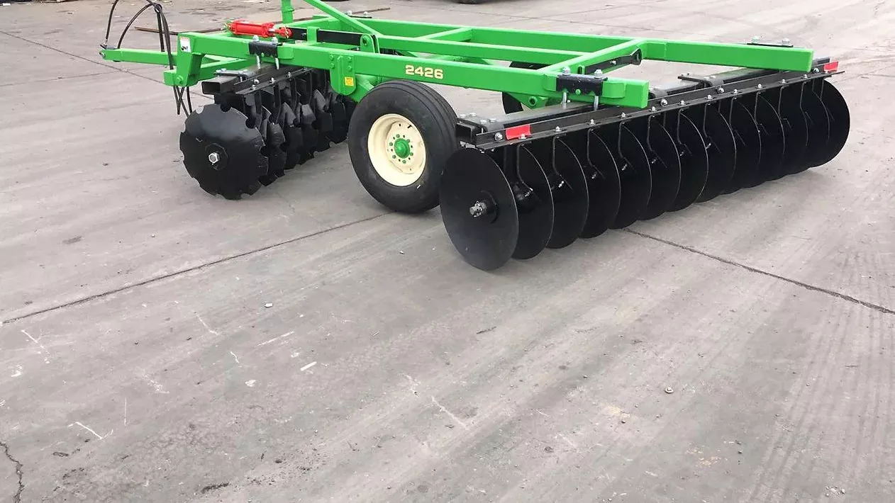Industrias America Offset Finish Disc | Model 2426 | Working Width 9′ 6″ | Blade Size 24″ | Horsepower 120 To 140 HP | For Tractors