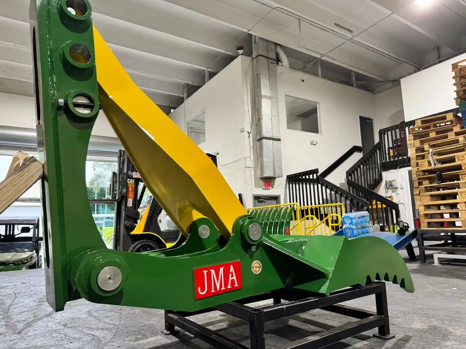 JMA Attachments Mechanical Thumb | Overall Width 39″ inches | Overall Length 65″ inches | For 25 – 35 Tons Excavators