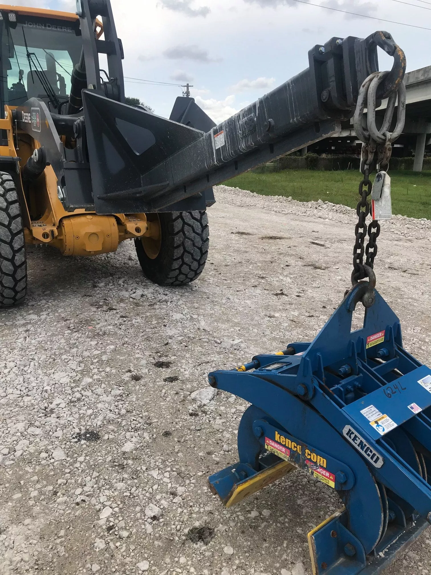 Kenco Capstone Lift | 24″-26″ Grip Width| Lift Capacity 1600 LB