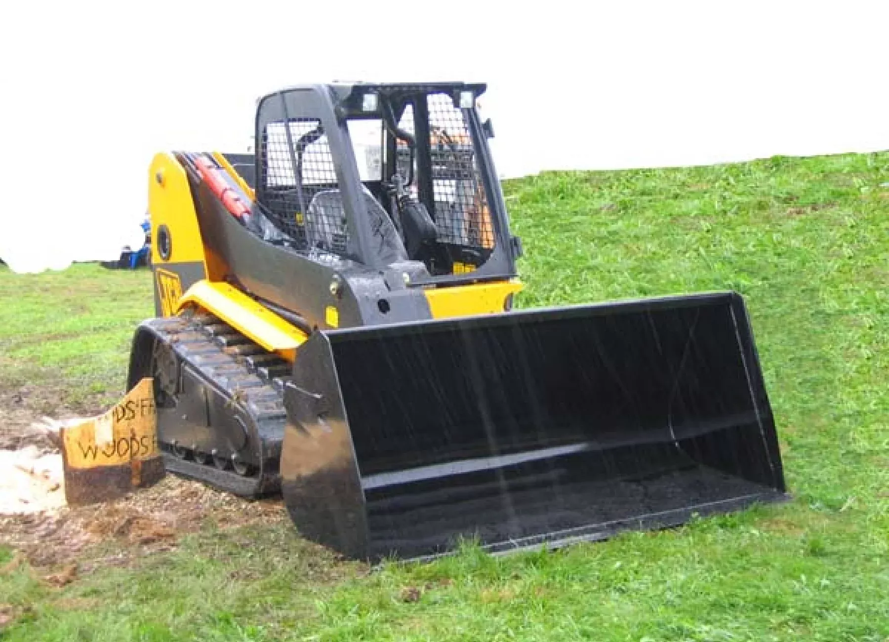 Paladin High Capacity Light Material Buckets | Width 84″ & 96″ | 15-25 GPM | For Skid Steer