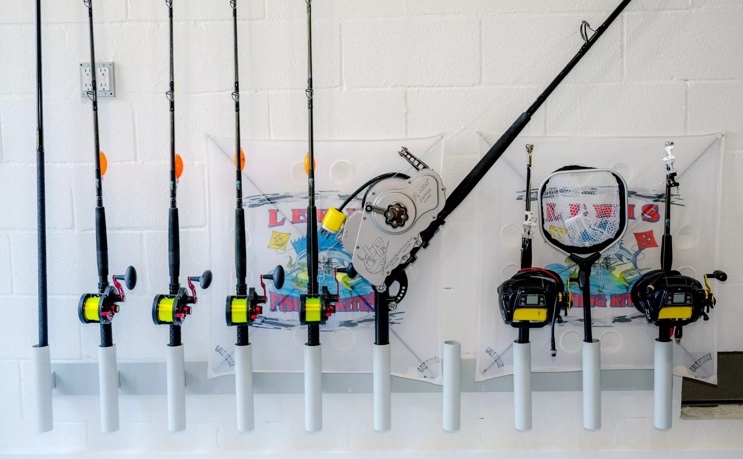 SeaWard The Wall | Rod Capacity 4 | Straight & Bent Slot Orientation