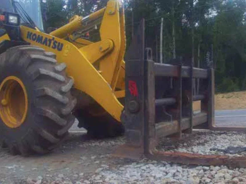 Solesbee’s Loader Fork & Carriage | Models LF Series | Width 60″ – 96″ | Quick-Hitch | 20-45 GPM | For Loaders