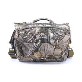 Vanguard Messenger Bag with Camera Insert-Realtree Camo