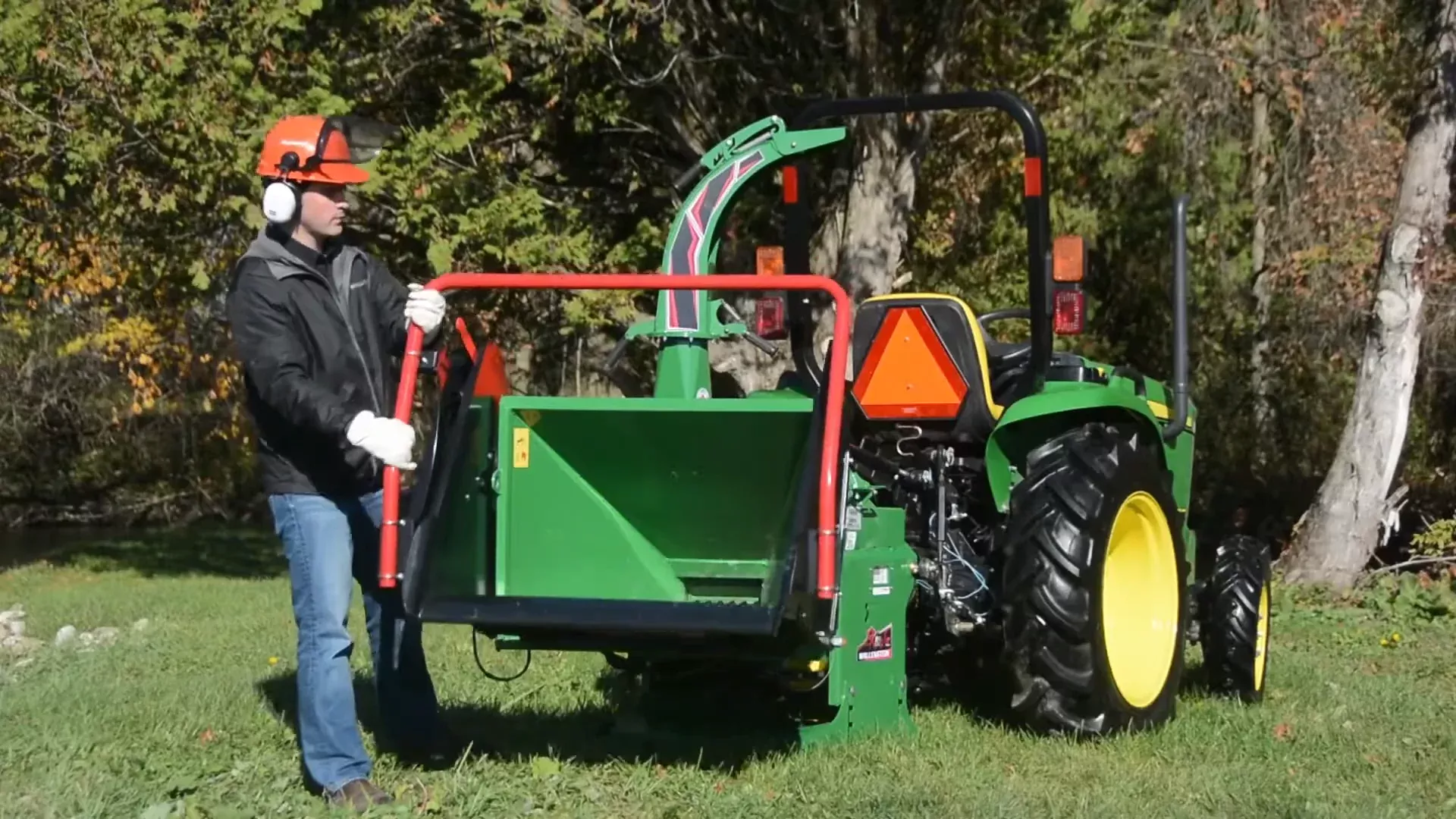 Wallenstein Wood Chipper | Models BX52R & BX52RI | Rotor Diameter 25″ | Chipper Capacity 5″ | 30-55 HP | For Tractors