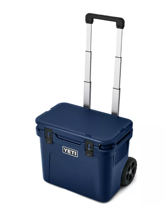 Yeti Roadie 32 Wheeled Cooler – Navy #10032200000